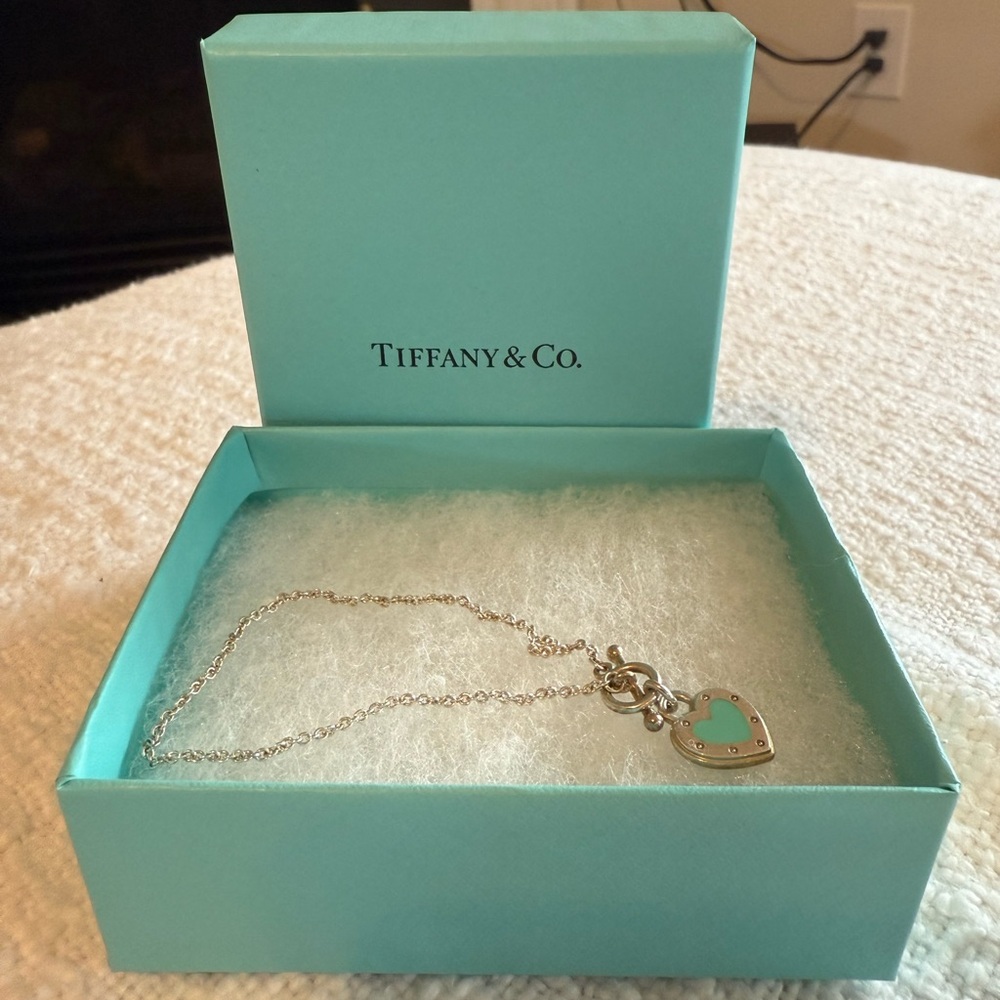 Tiffany & Co. Return to Tiffany Blue Enamel Heart Toggle Bracelet